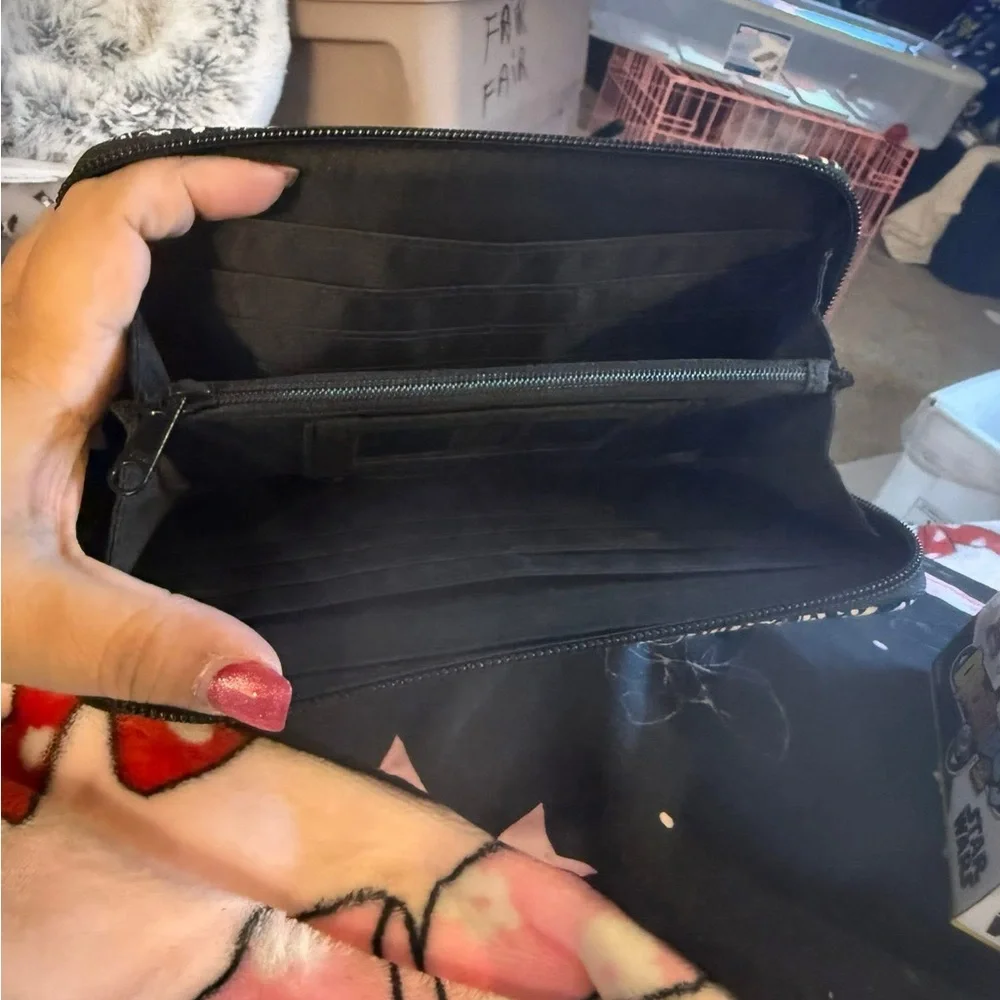 Vera Bradley Black & Cream Patterned Zip Wallet - Picture 2 of 3